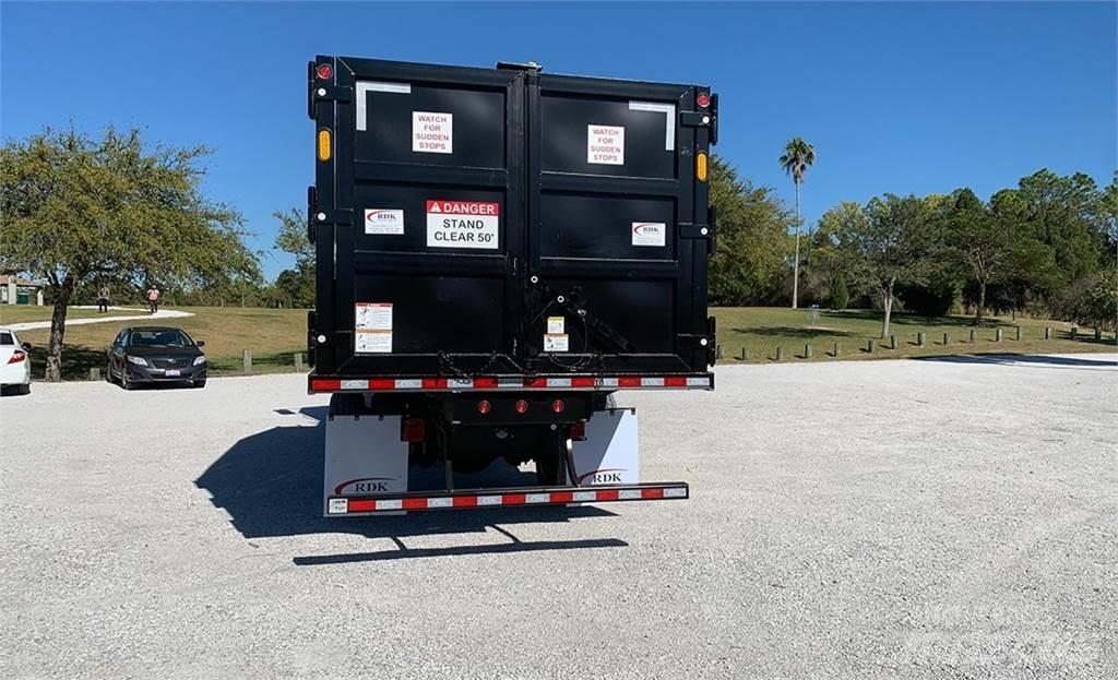 Mack MD7 Grapples