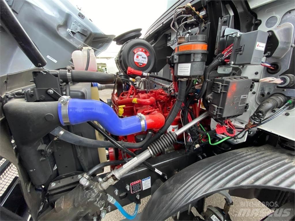 Mack MD7 Grapples