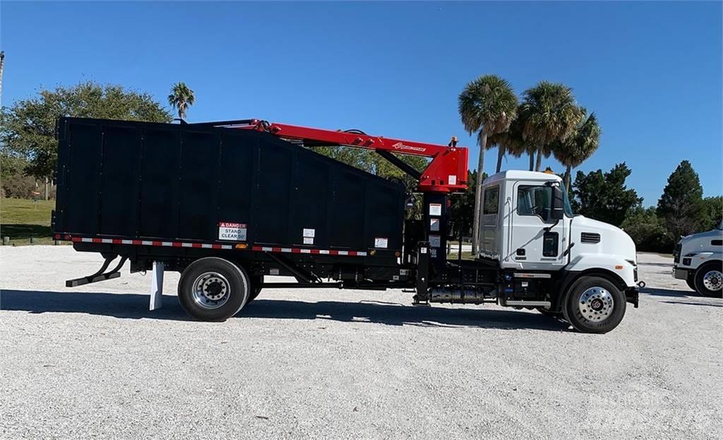 Mack MD7 Grapples