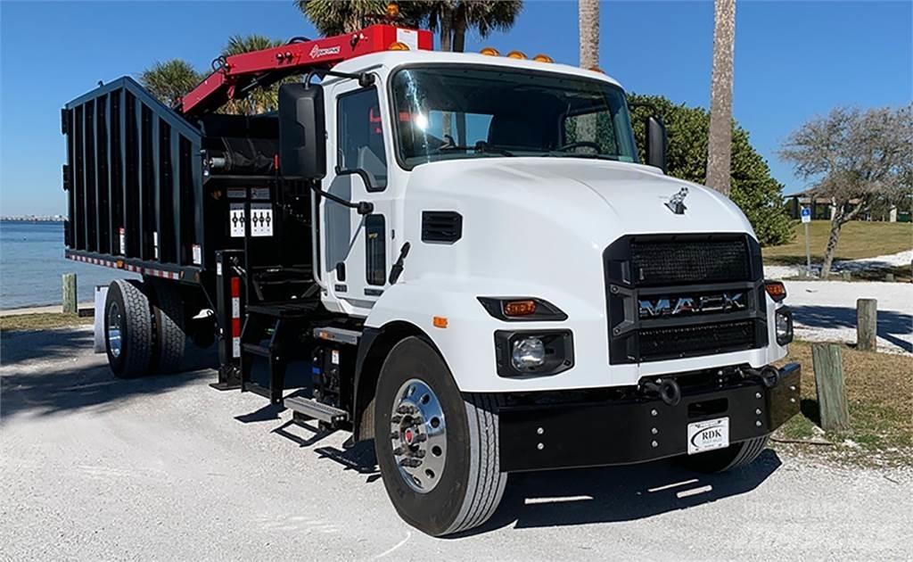 Mack MD7 Grapples