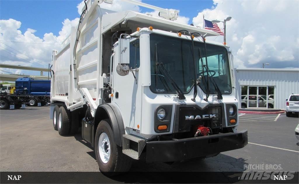 Mack MR688S Waste trucks
