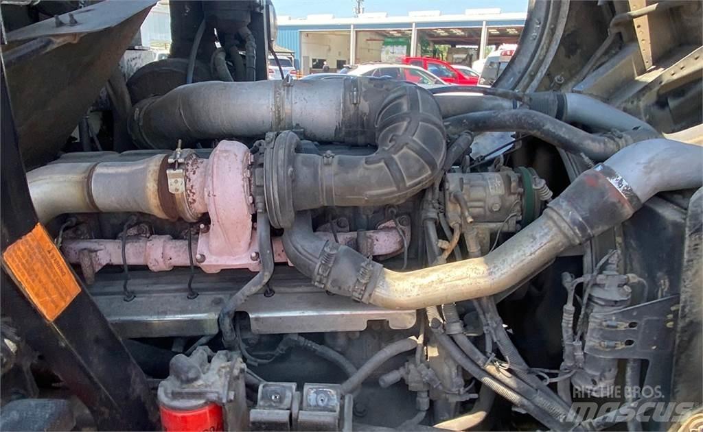 Mack MR688S Waste trucks