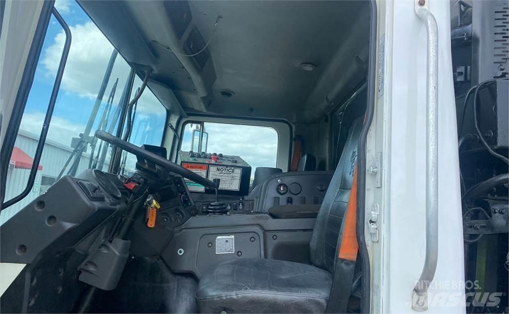 Mack MRU Waste trucks