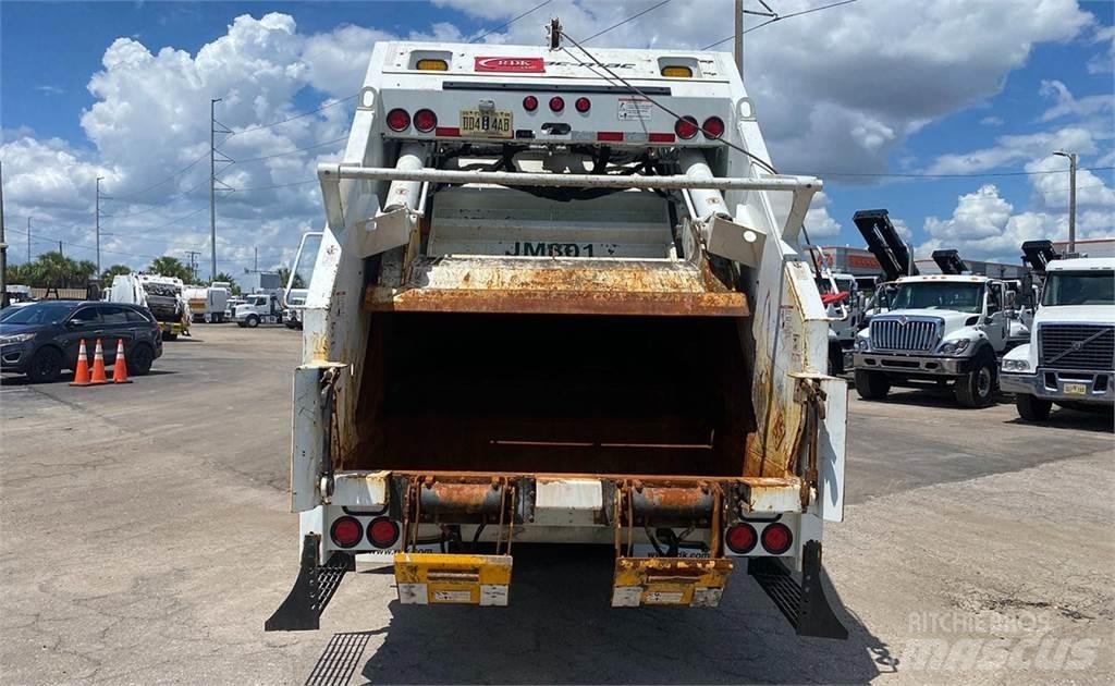 Mack TE64 Waste trucks