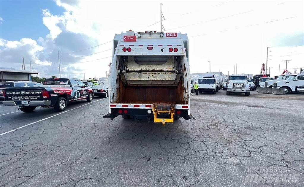 Peterbilt 320 Waste trucks