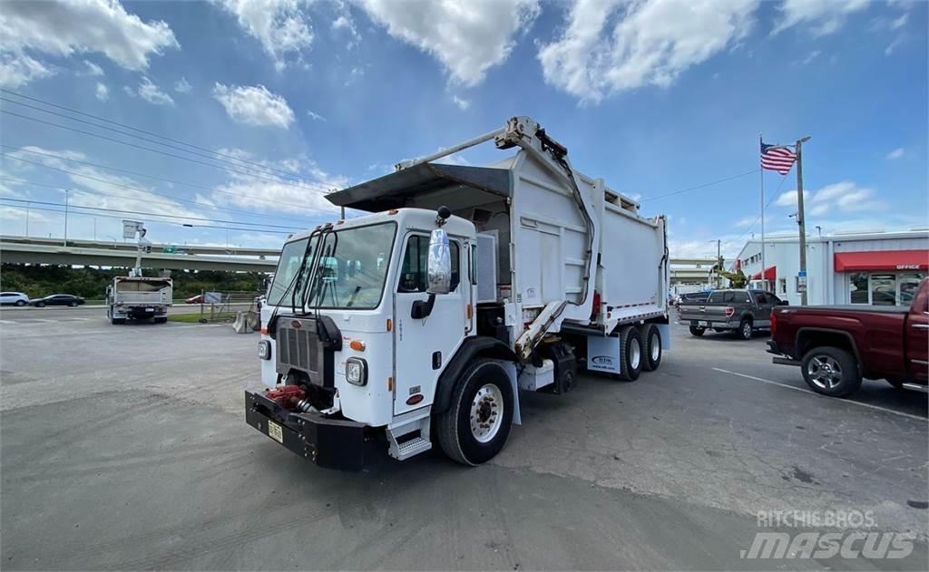 Peterbilt 520 Waste trucks