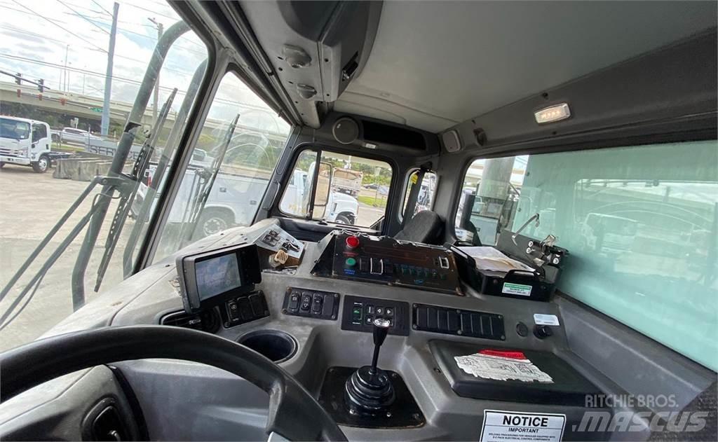 Peterbilt 520 Waste trucks