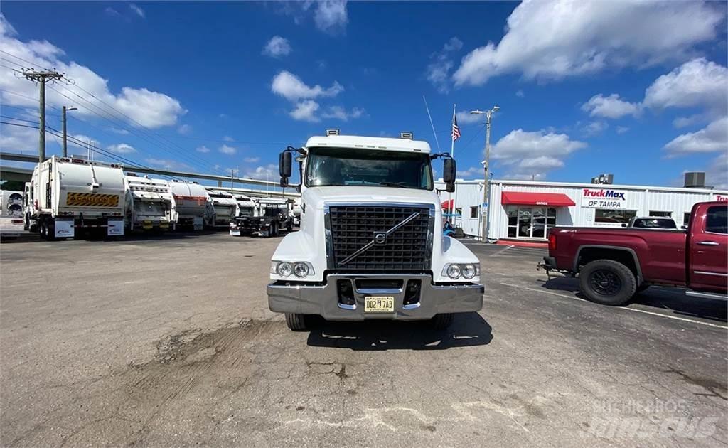 Volvo VHD64 Demountable trucks