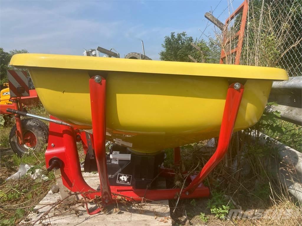  Cosmo Manure spreaders