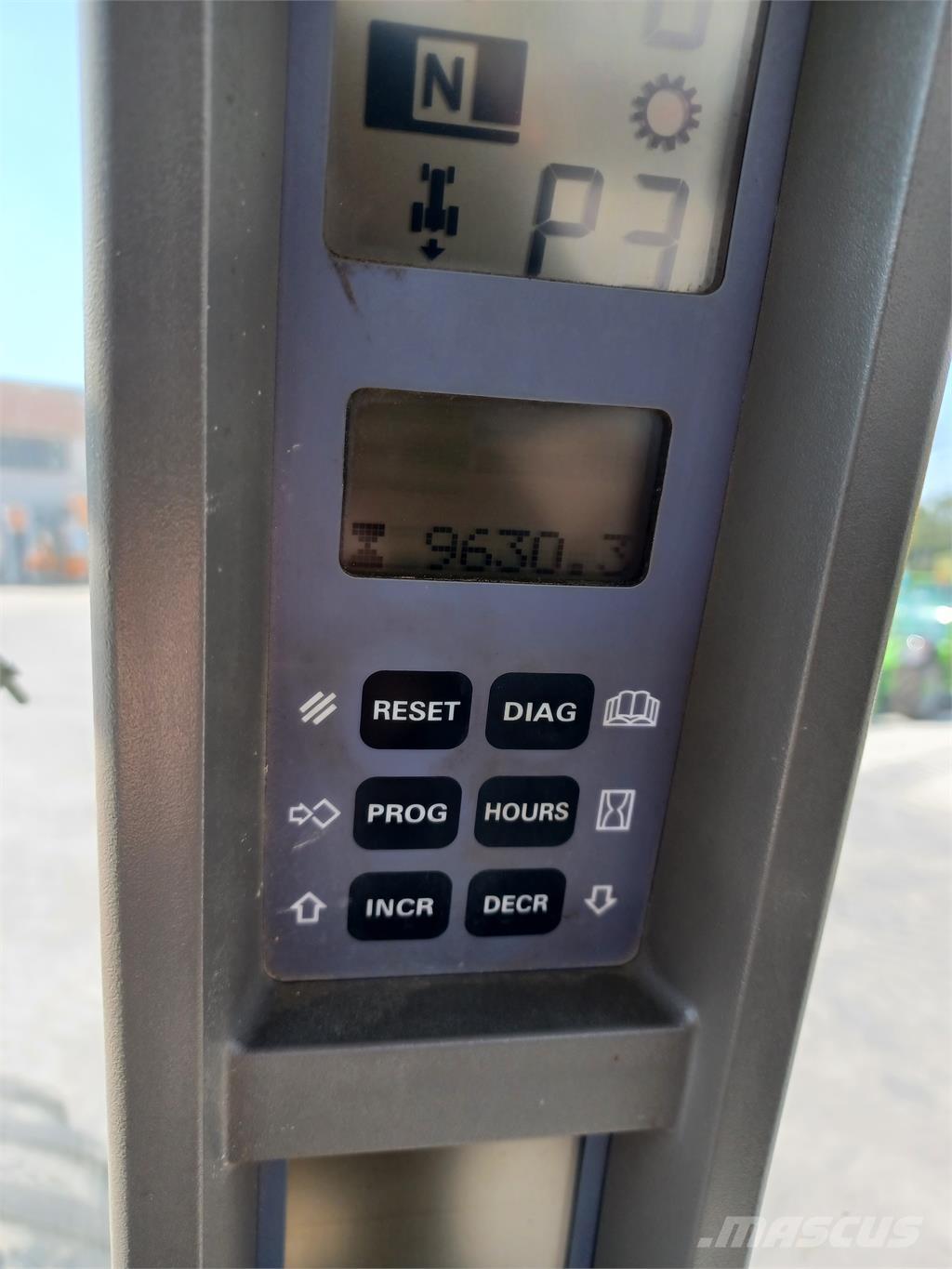 CASE MX 270 Tractors