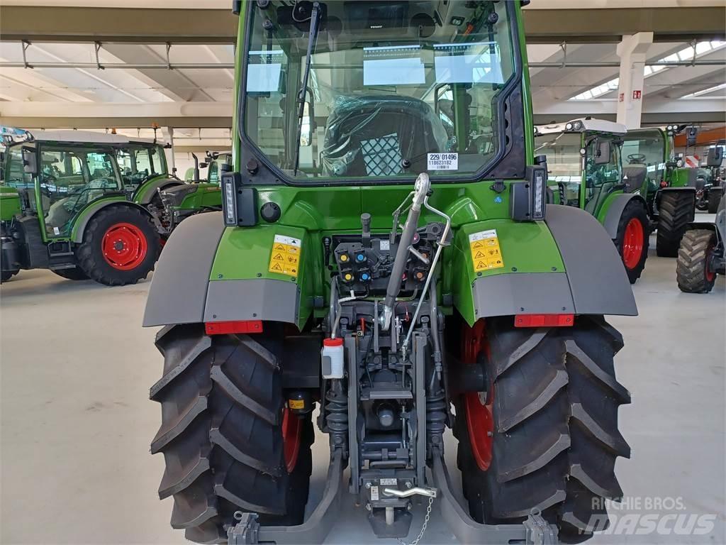 Fendt 211F Tractors