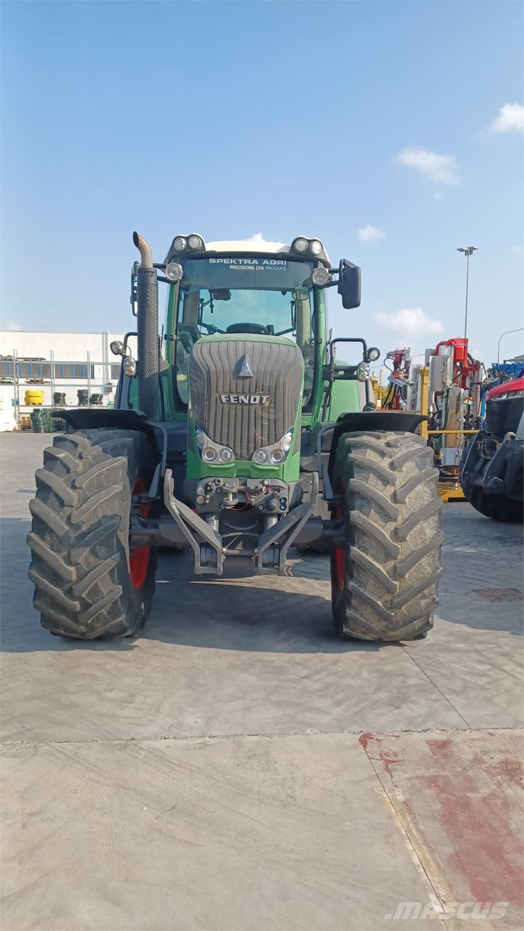 Fendt 828 SCR Tractors