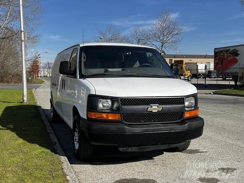 Chevrolet Express Panel vans