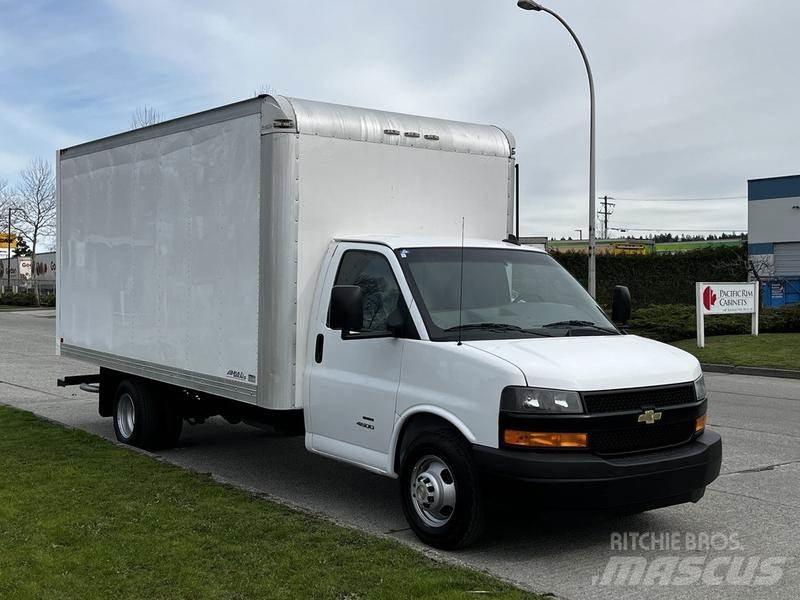 Chevrolet Express Panel vans