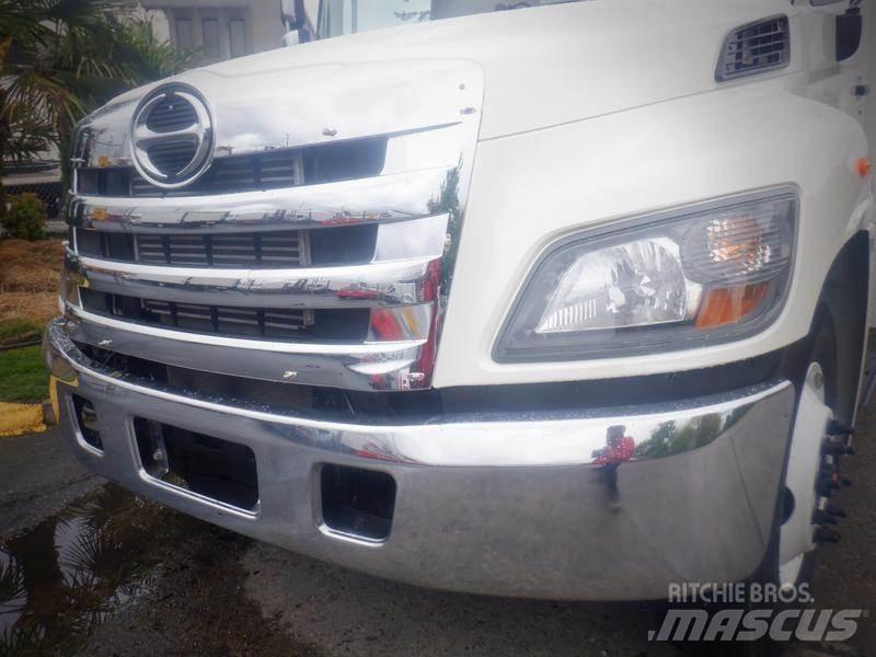Hino 308 Municipal / general purpose vehicles