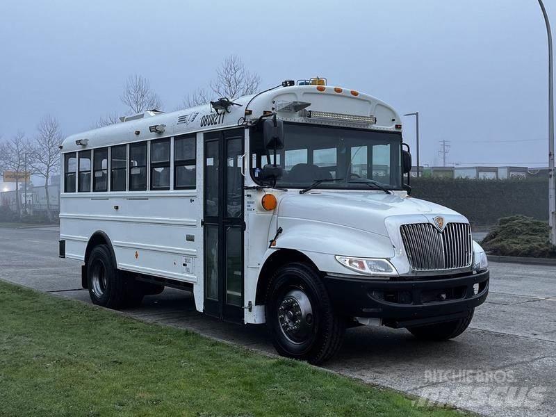 International 4200 Mini bus