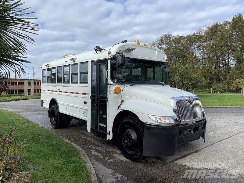 International 4200 Mini bus