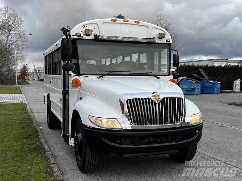 International 4200 Mini bus
