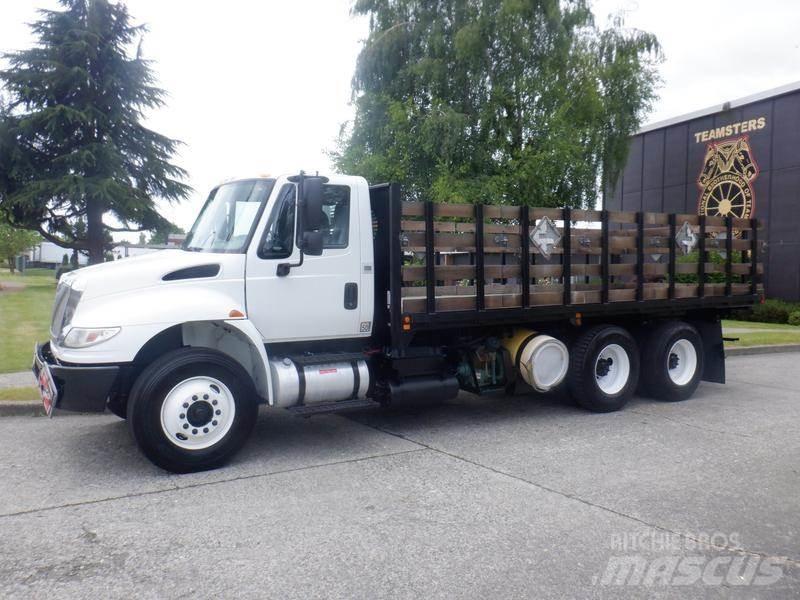 International 4400 Flatbed / Dropside trucks