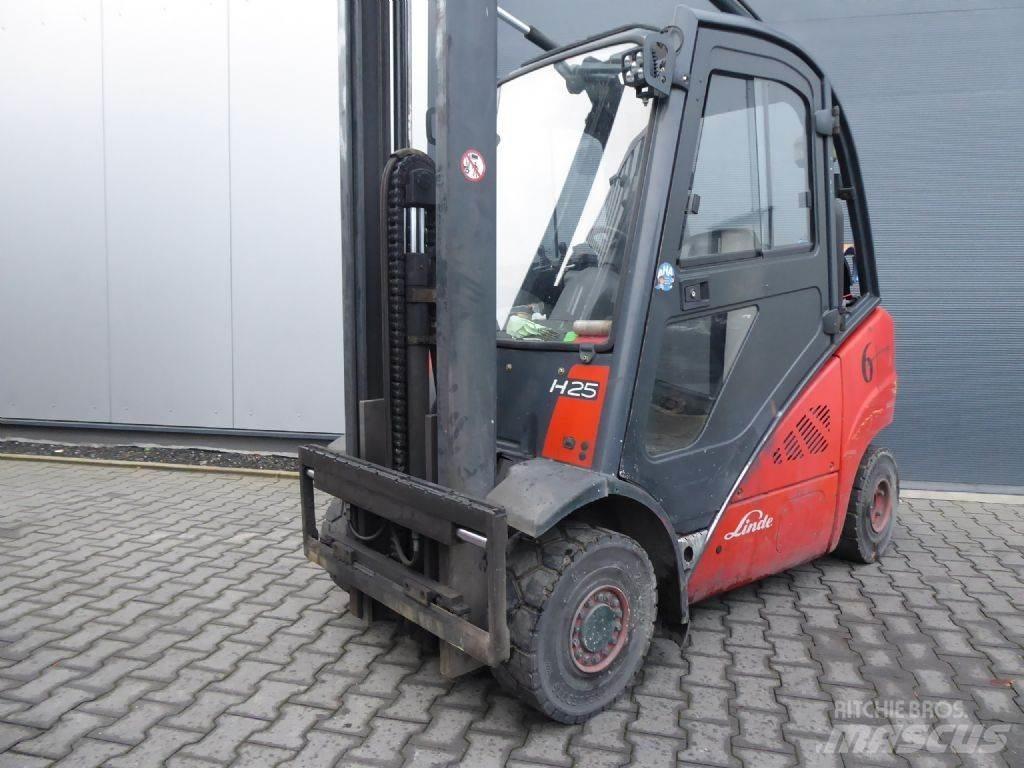 Linde H25T-01 LPG trucks