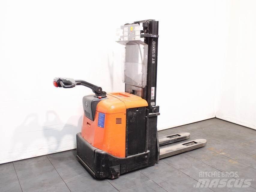 BT SPE 125 Pedestrian stacker