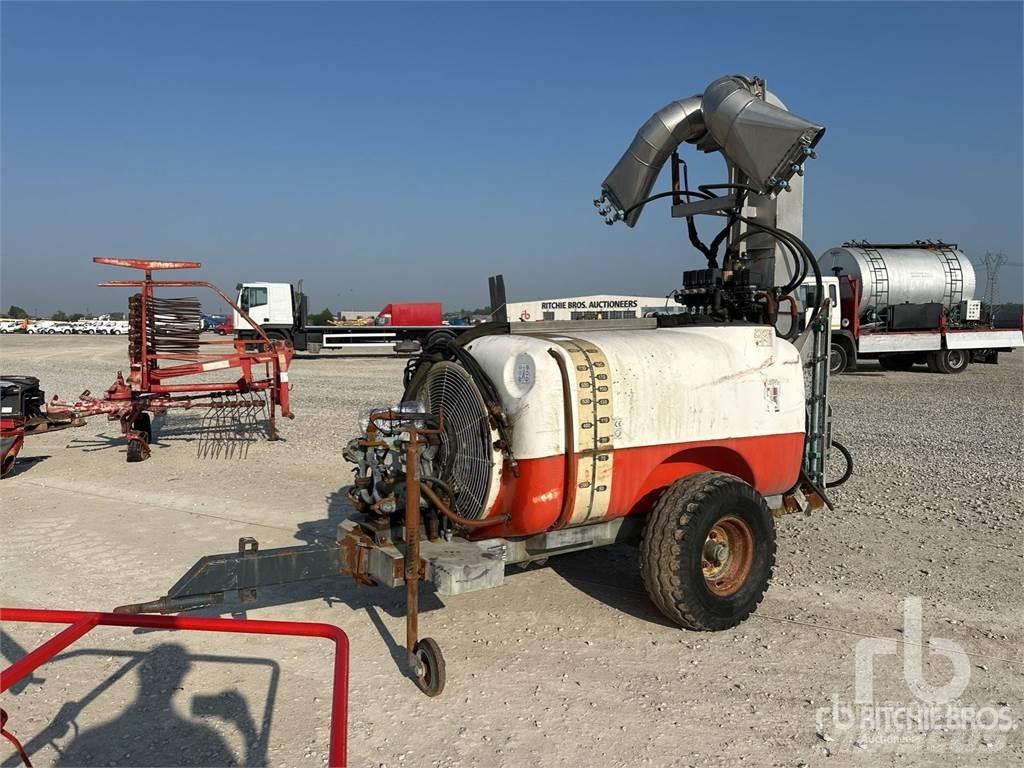  600L Mineral spreaders