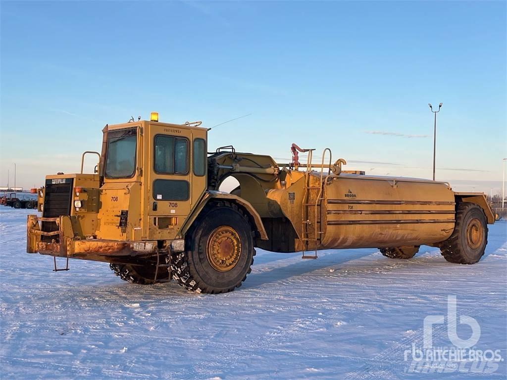CAT 621F Water bowser