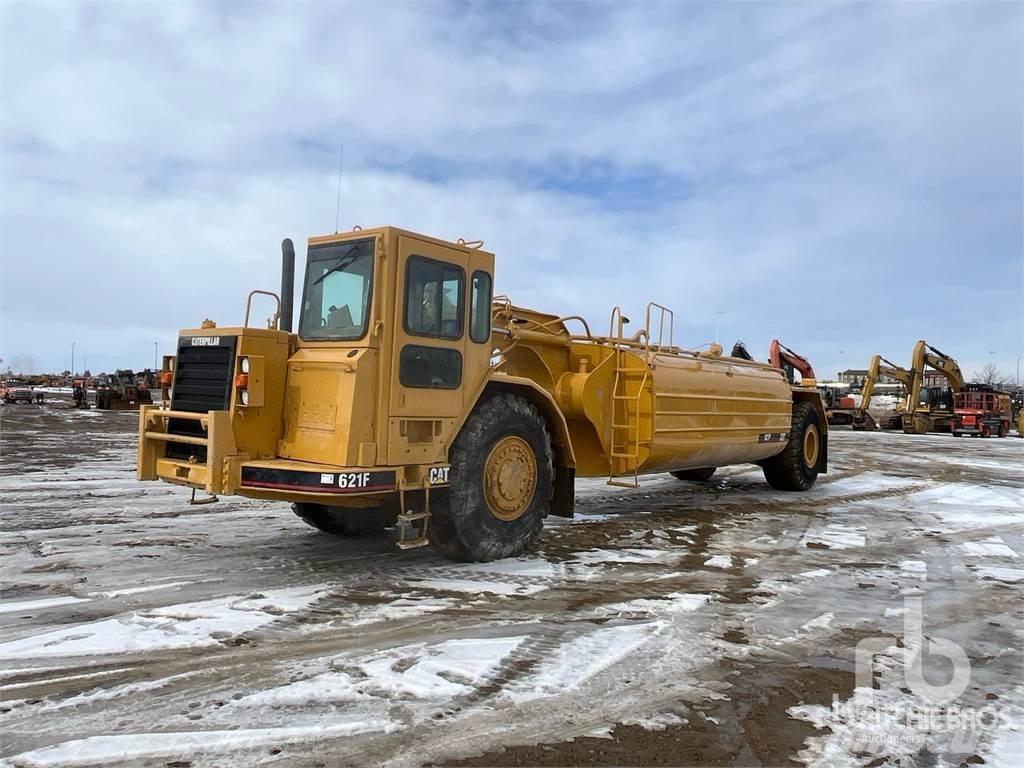 CAT 621F Water bowser
