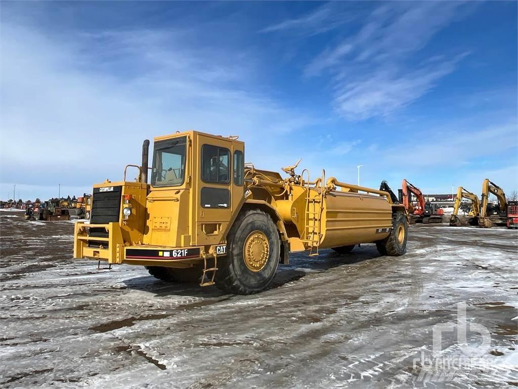 CAT 621F Water bowser
