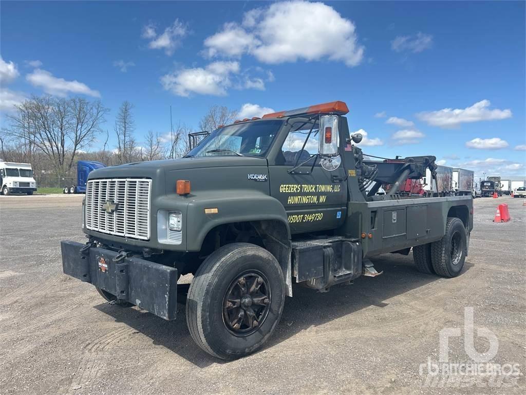 Chevrolet C7500 Beavertail Flatbed / winch trucks