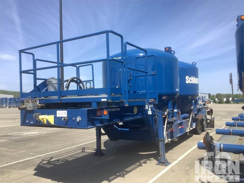 Clark M711 Tanker trailers