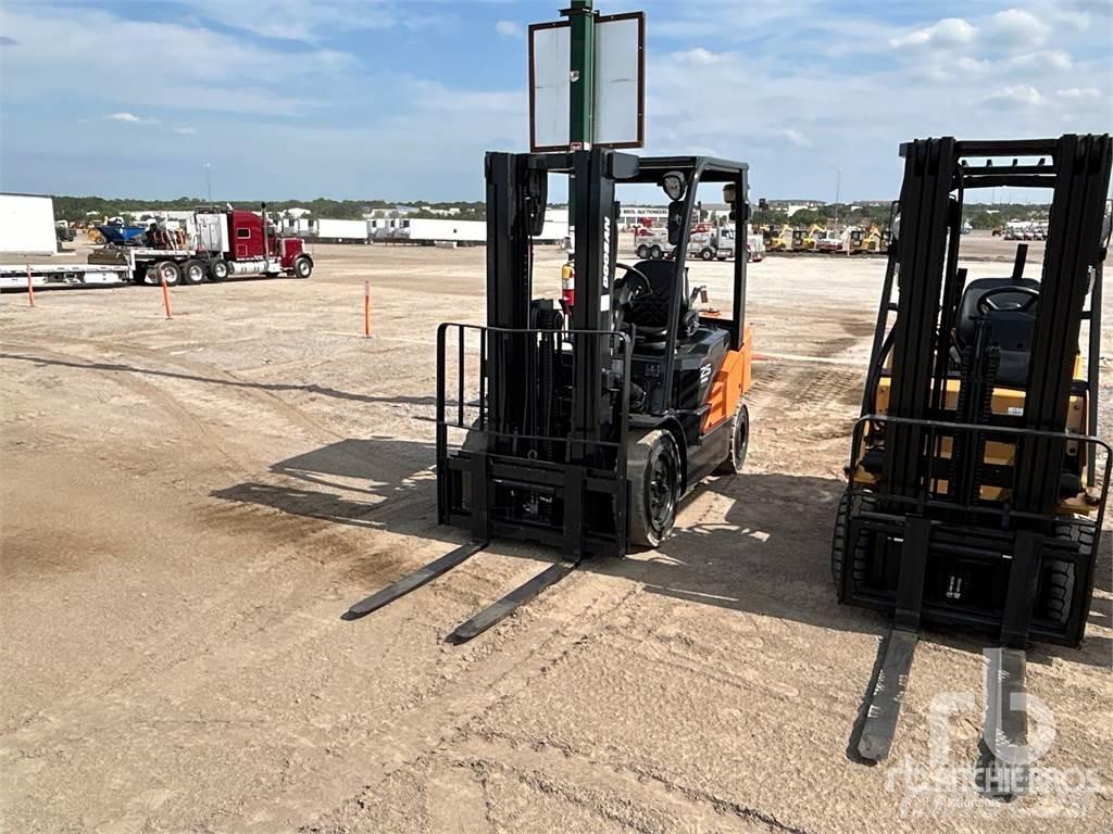 Doosan G25N-7 Diesel trucks