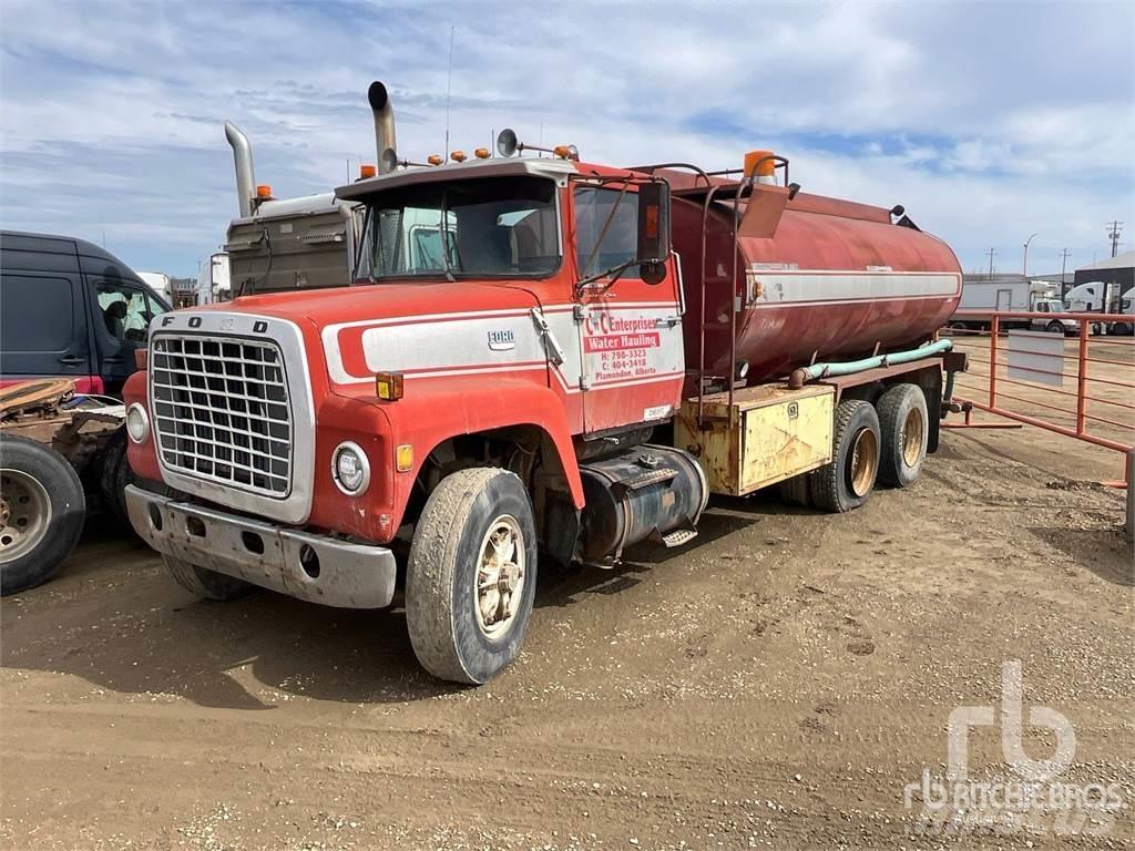 Ford 9000 Water bowser