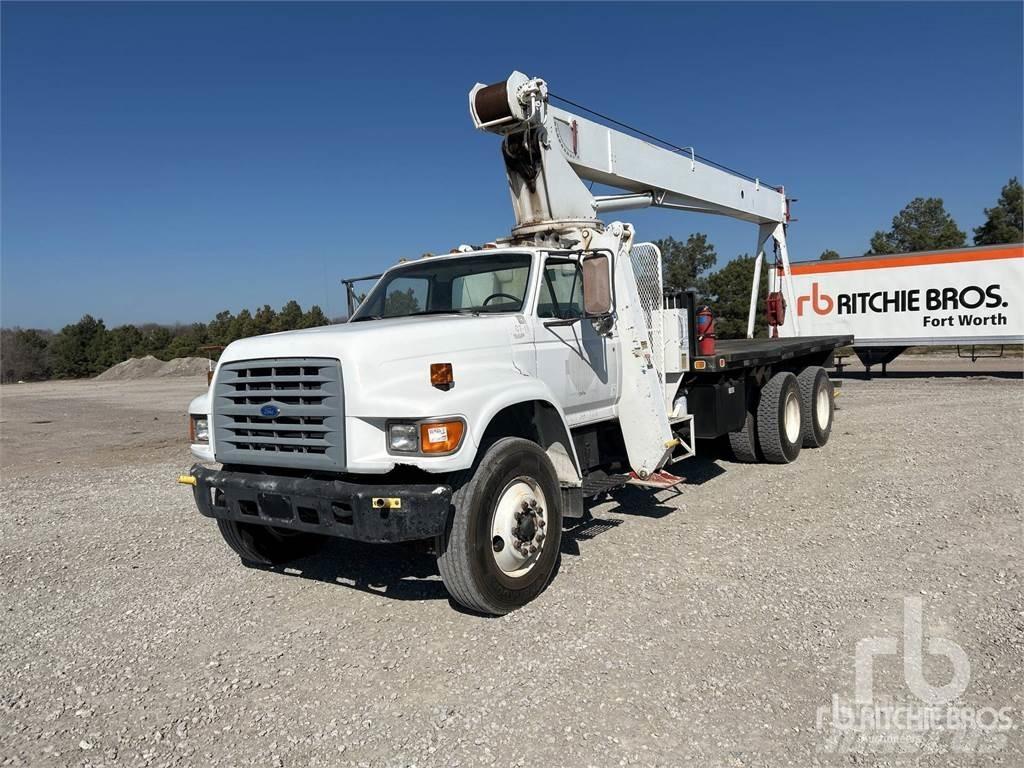 Ford FT900F Truck mounted cranes