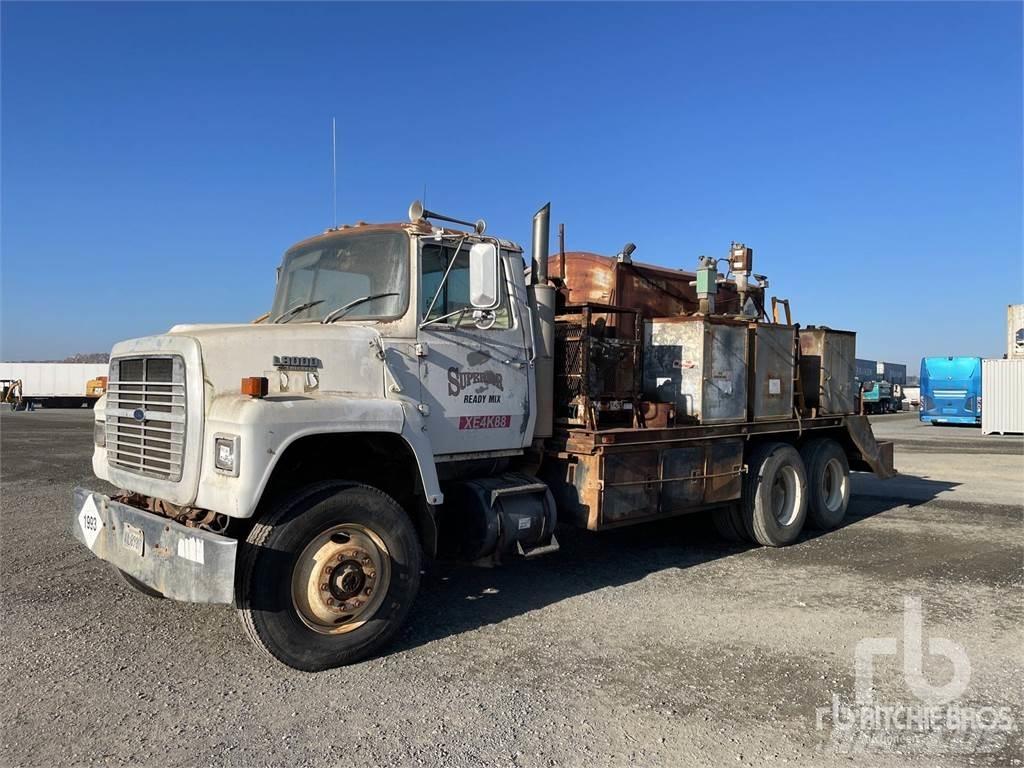 Ford LNT8000 Tanker trucks