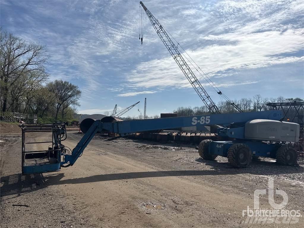 Genie S85 Articulated boom lifts
