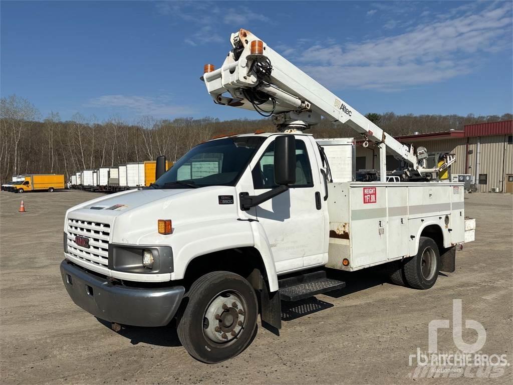 GMC C5500 Trailer mounted platforms