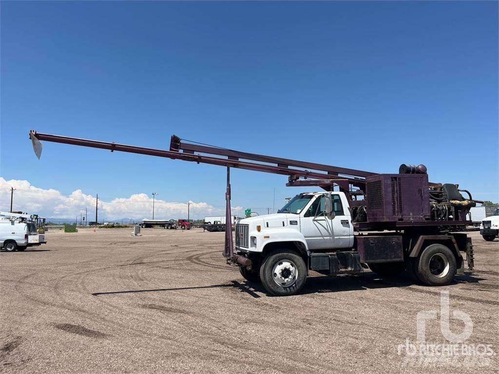 GMC C7H042 Truck mounted drill rig