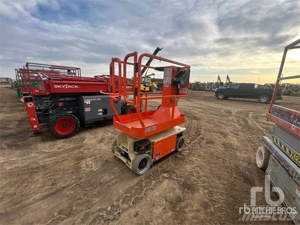 JLG 1230ES Articulated boom lifts