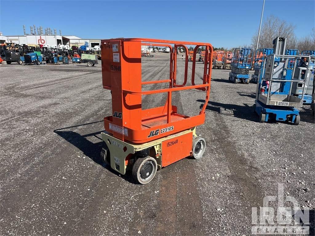JLG 1230ES Articulated boom lifts