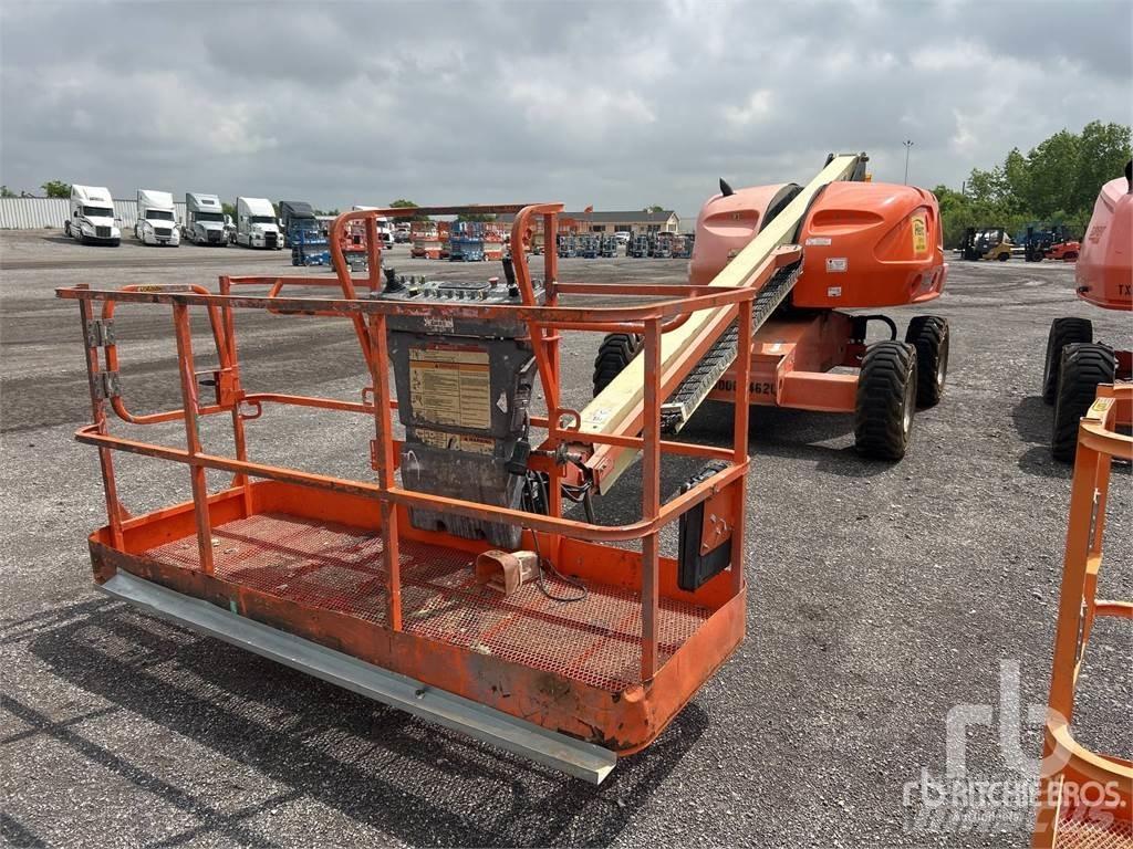 JLG 400S Articulated boom lifts