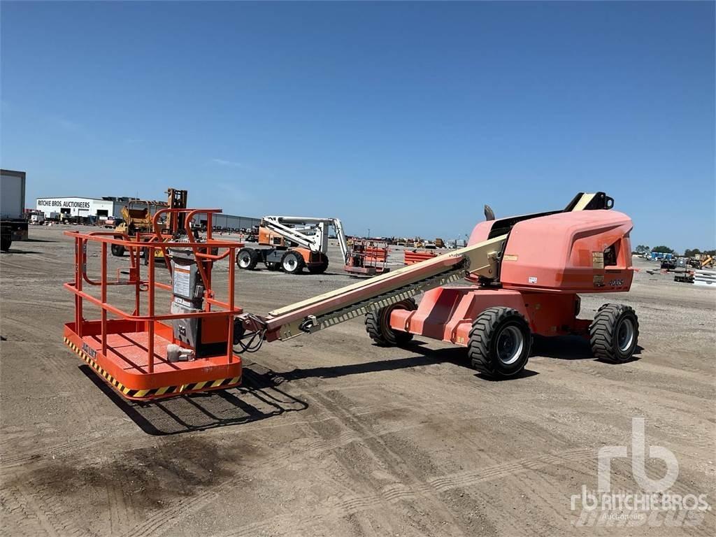 JLG 400S Articulated boom lifts