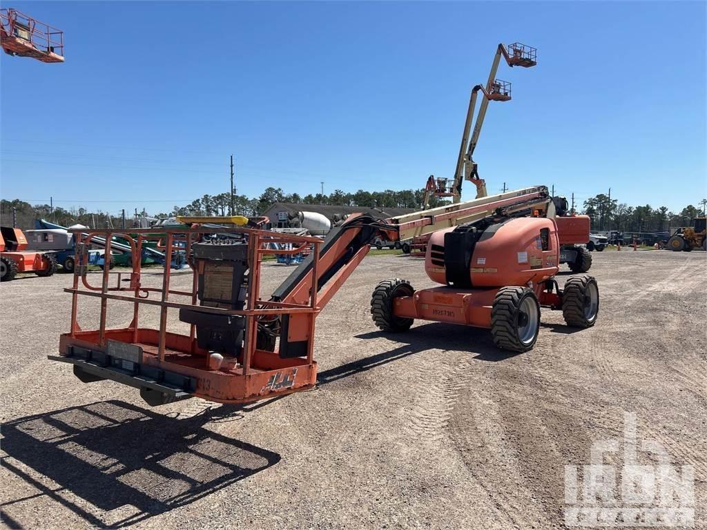 JLG 600AJ Articulated boom lifts
