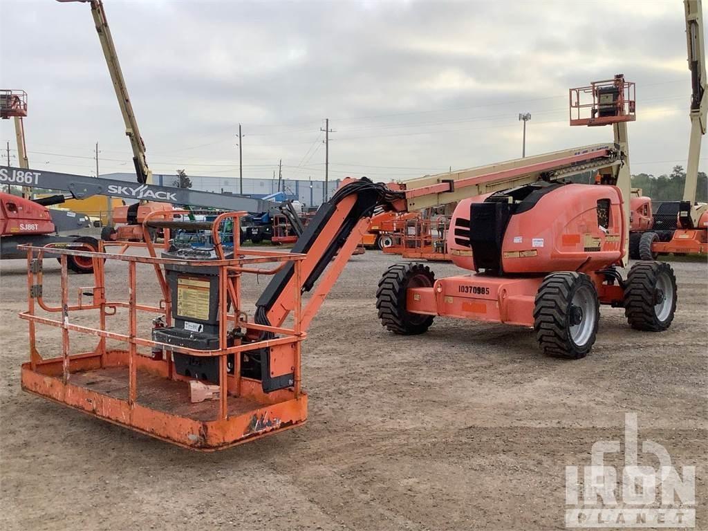 JLG 600AJ Articulated boom lifts