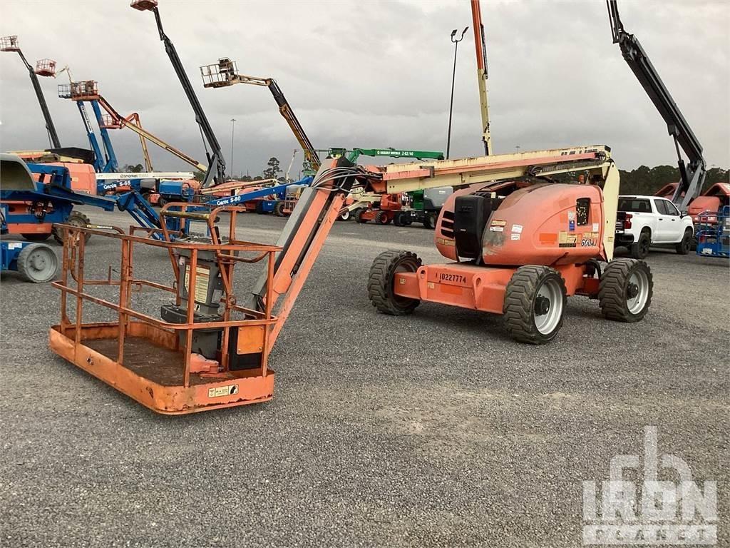 JLG 600AJ Articulated boom lifts