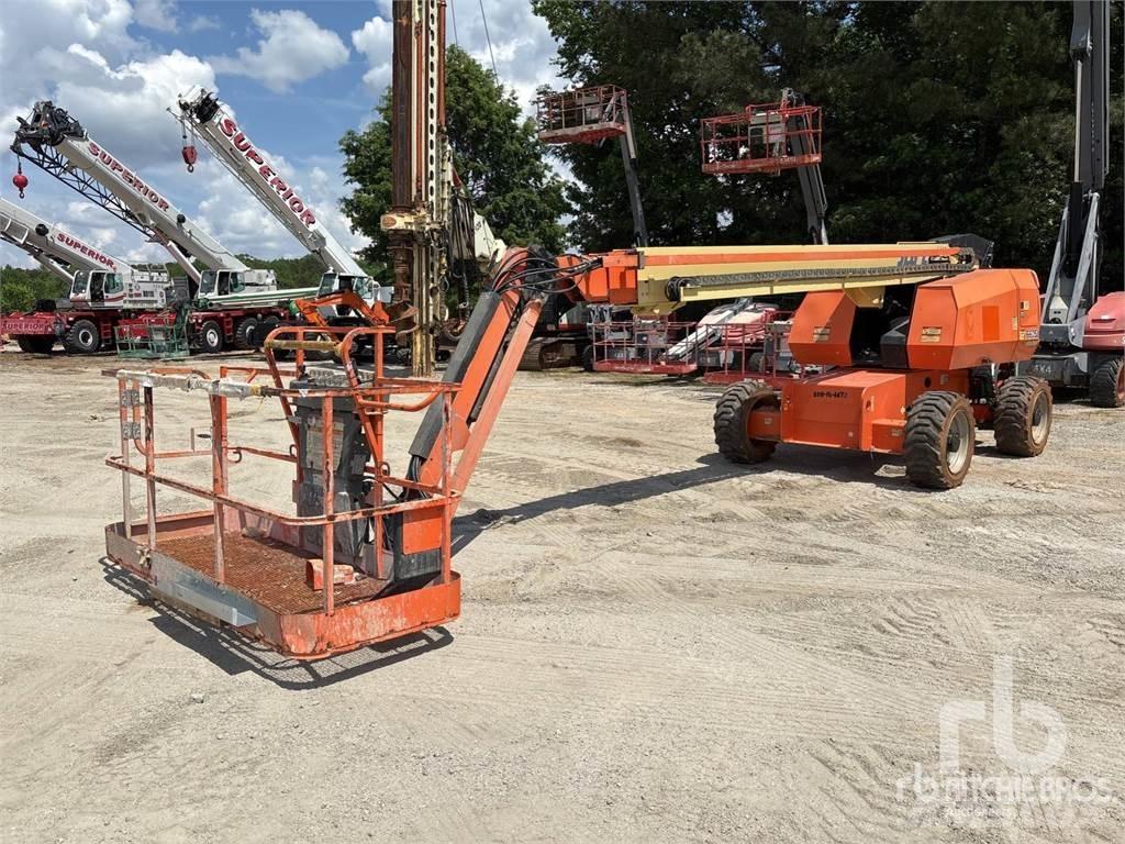 JLG 660SJ Articulated boom lifts