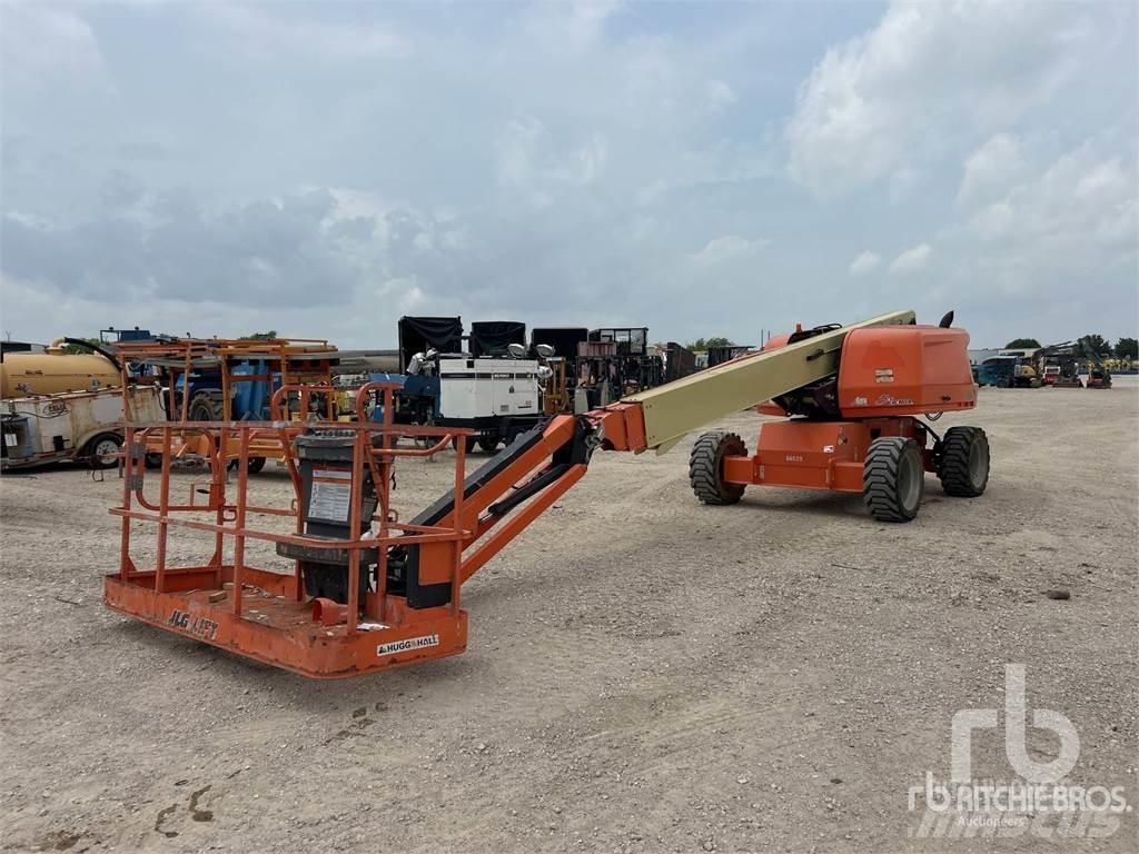 JLG 660SJ Articulated boom lifts