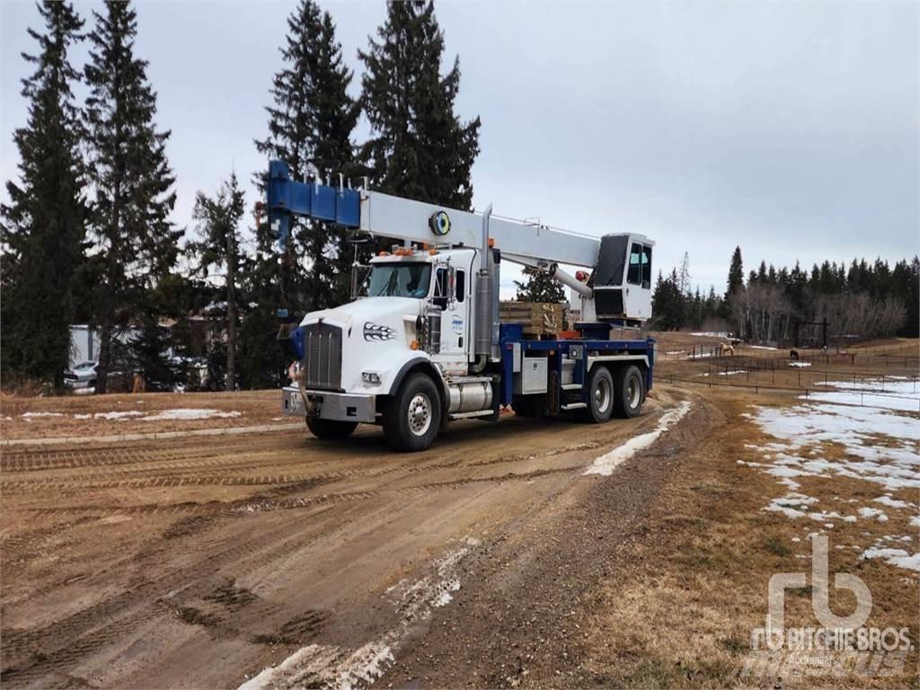 Kenworth T800 Truck mounted cranes