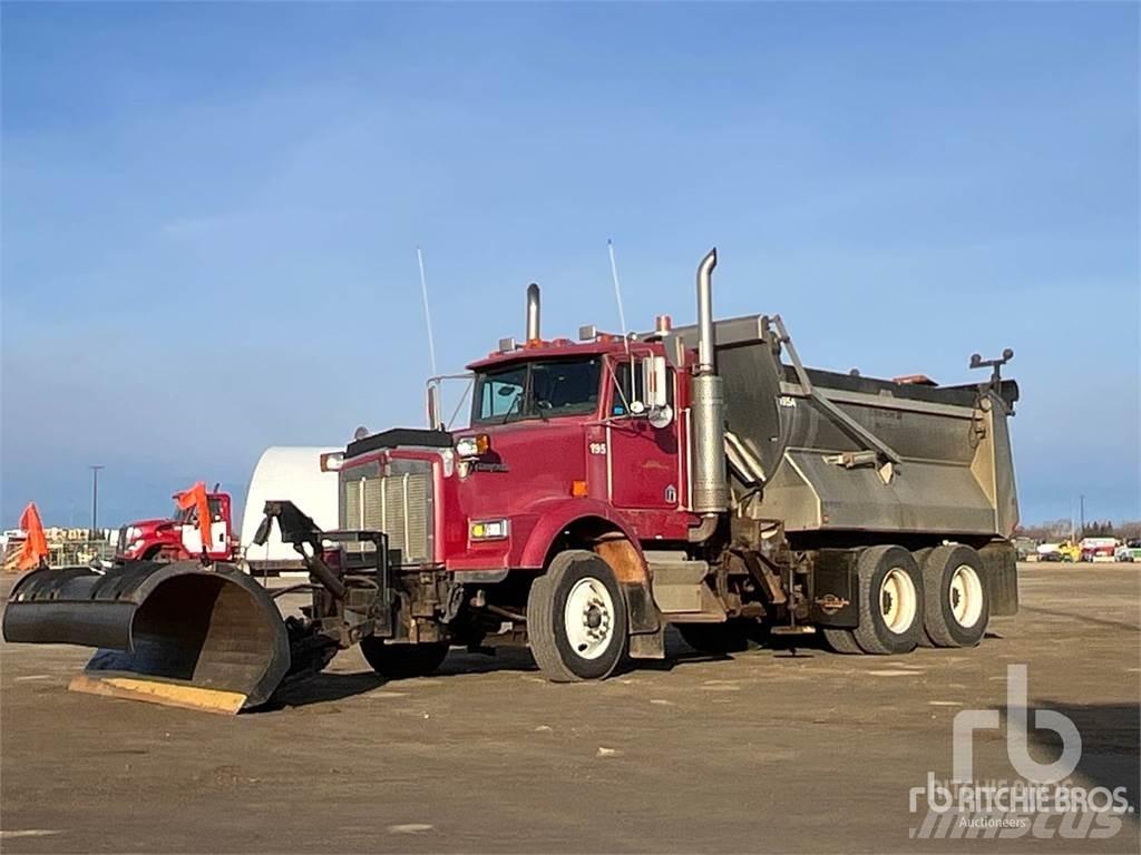 Kenworth T800 Snow blades and plows