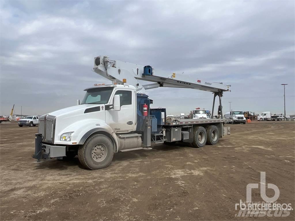 Kenworth T880 Truck mounted cranes